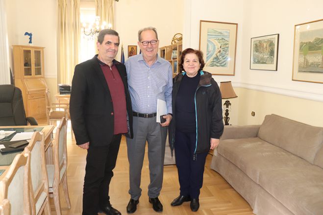 &Sigma;&upsilon;&nu;ά&nu;&tau;&eta;&sigma;&eta; &Nu;ί&kappa;&alpha; &mu;&epsilon; &tau;&omicron;&upsilon;&sigmaf; &Epsilon;&mu;&pi;&epsilon;&iota;&rho;&omicron;&tau;έ&chi;&nu;&epsilon;&sigmaf; &Epsilon;&rho;&gamma;&omicron;&lambda;ά&beta;&omicron;&upsilon;&sigmaf;