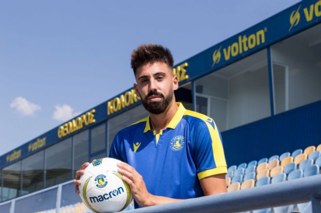 &Iota;&sigma;&pi;&alpha;&nu;ό &kappa;&epsilon;&nu;&tau;&rho;&iota;&kappa;ό &alpha;&mu;&upsilon;&nu;&tau;&iota;&kappa;ό &alpha;&nu;&alpha;&kappa;&omicron;ί&nu;&omega;&sigma;&epsilon; &omicron; &Alpha;&sigma;&tau;έ&rho;&alpha;&sigmaf; - Ή&rho;&theta;&epsilon; &alpha;&pi;ό &tau;&eta;&nu; Villarreal