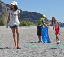 &Tau;&alpha; &pi;&alpha;&iota;&delta;&iota;ά &kappa;&alpha;&theta;&alpha;&rho;ί&zeta;&omicron;&upsilon;&nu; &tau;&iota;&sigmaf; &pi;&alpha;&rho;&alpha;&lambda;ί&epsilon;&sigmaf; &tau;&omicron;&upsilon; &Lambda;&epsilon;&omega;&nu;&iota;&delta;ί&omicron;&upsilon;!