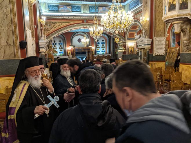 &Omicron; &Epsilon;&sigma;&pi;&epsilon;&rho;&iota;&nu;ό&sigmaf; &tau;&eta;&sigmaf; &Sigma;&upsilon;&gamma;&gamma;&nu;ώ&mu;&eta;&sigmaf; &sigma;&tau;&eta;&nu; &Tau;&rho;ί&pi;&omicron;&lambda;&eta; (&epsilon;&iota;&kappa;ό&nu;&epsilon;&sigmaf;)
