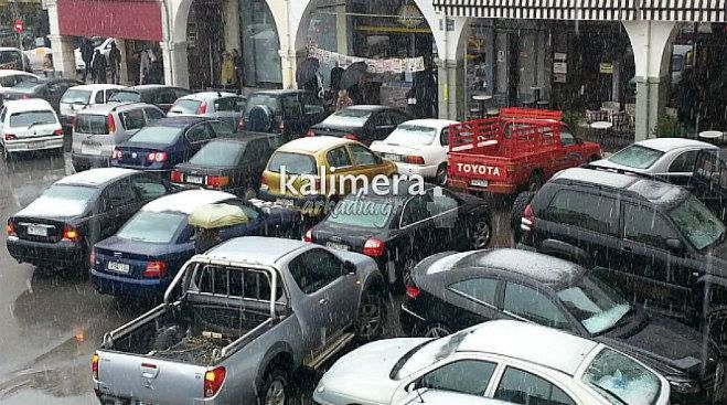 Παρκινγκ στην Τρίπολη με video – κλήση, σήματα καπνού ακόμα και με ... προσευχή!