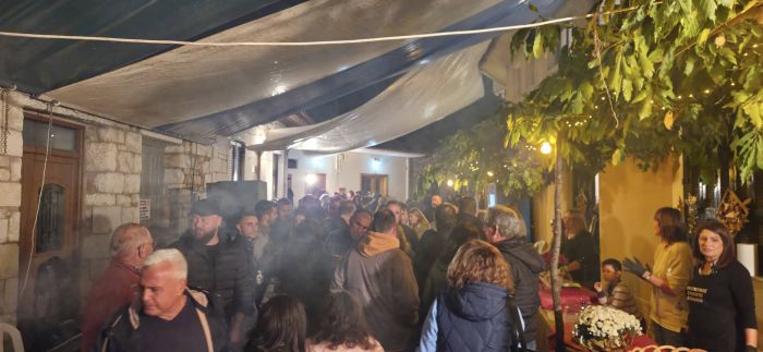 "Πνίγηκαν" στον κόσμο τα Άνω Δολιανά για τη γιορτή κάστανου! (εικόνες)