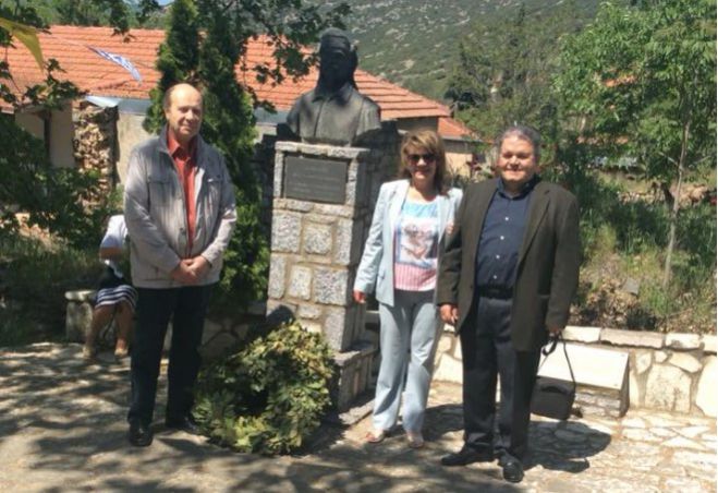 Παλαιόπυργος | Κατάθεση στεφάνων στις προτομές των Αγωνιστών Δραβίλα και Κατριμουστάκη