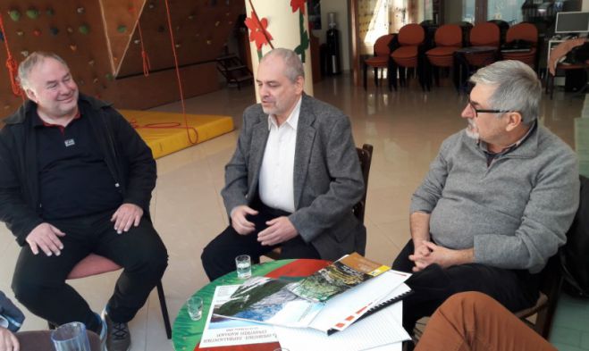 &Tau;&iota;&sigmaf; &pi;&rho;&omicron;&tau;ά&sigma;&epsilon;&iota;&sigmaf; &tau;&omicron;&upsilon; &Sigma;&Alpha;&Omicron;&Omicron; &gamma;&iota;&alpha; &tau;&omicron; &Mu;&alpha;ί&nu;&alpha;&lambda;&omicron; ά&kappa;&omicron;&upsilon;&sigma;&epsilon; &omicron; &beta;&omicron;&upsilon;&lambda;&epsilon;&upsilon;&tau;ή&sigmaf; &Gamma;. &Pi;&alpha;&pi;&alpha;&eta;&lambda;&iota;&omicron;ύ