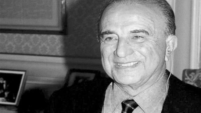 Έ&phi;&upsilon;&gamma;&epsilon; &alpha;&pi;ό &tau;&eta;&nu; &zeta;&omega;ή &omicron; &Alpha;&rho;&iota;&sigma;&tau;&epsilon;ί&delta;&eta;&sigmaf; &Alpha;&lambda;&alpha;&phi;&omicron;ύ&zeta;&omicron;&sigmaf;