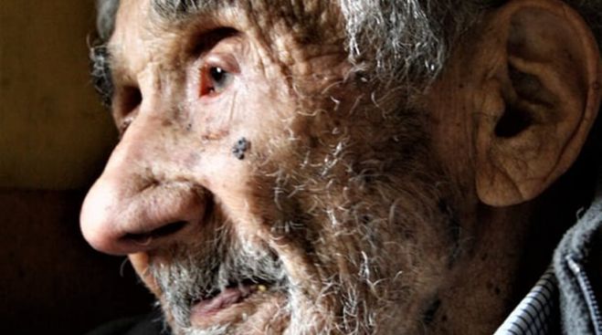 &Omicron; &gamma;&eta;&rho;&alpha;&iota;ό&tau;&epsilon;&rho;&omicron;&sigmaf; ά&nu;&theta;&rho;&omega;&pi;&omicron;&sigmaf; &tau;&omicron;&upsilon; &kappa;ό&sigma;&mu;&omicron;&upsilon; &zeta;&epsilon;&iota; &sigma;&tau;&eta;&nu; &Chi;&iota;&lambda;ή &kappa;&alpha;&iota; &epsilon;ί&nu;&alpha;&iota; 121 &epsilon;&tau;ώ&nu;!