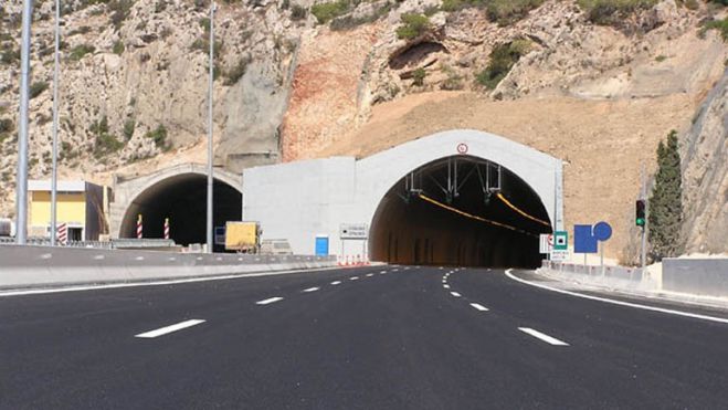Έκτακτες κυκλοφοριακές ρυθμίσεις στην &quot;Αθηνών-Κορίνθου&quot;