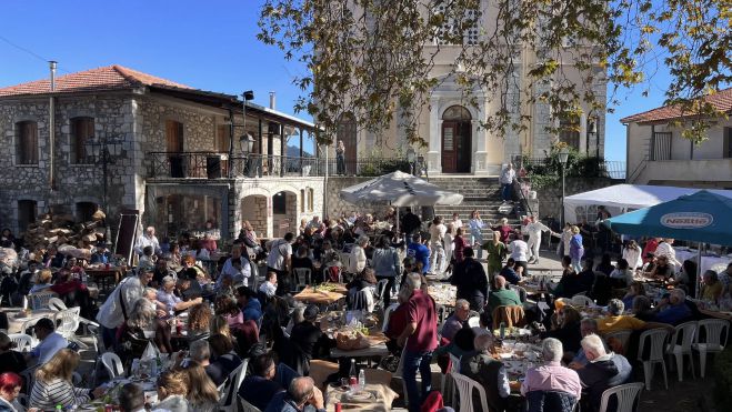 Γλέντι στην Πιάνα για τη Γιορτή Φθινοπώρου! (εικόνες - βίντεο)