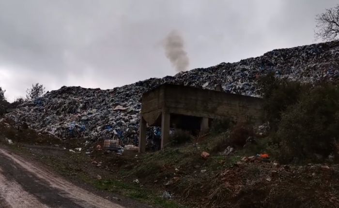 &Delta;&epsilon;&nu; &pi;&rho;&omicron;&kappa;ύ&pi;&tau;&epsilon;&iota; &epsilon;&mu;&pi;&rho;&eta;&sigma;&mu;ό&sigmaf; &gamma;&iota;&alpha; &tau;&eta; &phi;&omega;&tau;&iota;ά &sigma;&tau;&eta; &chi;&omega;&mu;&alpha;&tau;&epsilon;&rho;ή &tau;&omicron;&upsilon; &Alpha;&gamma;ί&omicron;&upsilon; &Beta;&lambda;ά&sigma;&eta;