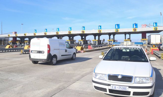 Ά&rho;&sigma;&eta; &mu;έ&tau;&rho;&omega;&nu; | &Alpha;&upsilon;&xi;&eta;&mu;έ&nu;&eta; &eta; &kappa;ί&nu;&eta;&sigma;&eta; &sigma;&tau;&alpha; &delta;&iota;ό&delta;&iota;&alpha; - &Phi;&epsilon;ύ&gamma;&omicron;&upsilon;&nu; &kappa;&alpha;&tau;ά &chi;&iota;&lambda;&iota;ά&delta;&epsilon;&sigmaf; &alpha;&pi;ό &tau;&eta;&nu; &Alpha;&theta;ή&nu;&alpha;