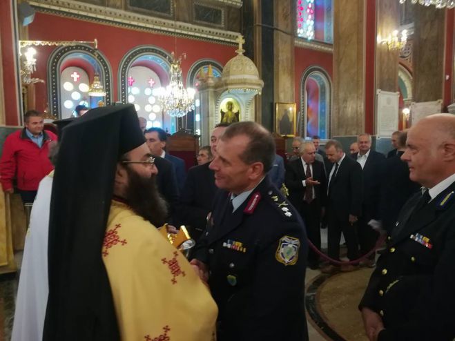 &Alpha;&sigma;&tau;&upsilon;&nu;&omicron;&mu;ί&alpha; | &Eta; &Tau;&rho;ί&pi;&omicron;&lambda;&eta; &gamma;&iota;ό&rho;&tau;&alpha;&sigma;&epsilon; &tau;&eta; &mu;&nu;ή&mu;&eta; &tau;&omicron;&upsilon; &Alpha;&gamma;ί&omicron;&upsilon; &Alpha;&rho;&tau;&epsilon;&mu;ί&omicron;&upsilon; (&epsilon;&iota;&kappa;ό&nu;&epsilon;&sigmaf;)