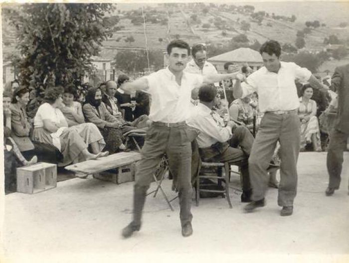 &Kappa;&alpha;&kappa;&omicron;ύ&rho;&iota; | &Pi;&alpha;&rho;&alpha;&mu;&omicron;&nu;ή &tau;&omicron;&upsilon; &Alpha;&gamma;ί&omicron;&upsilon; &Kappa;&omega;&nu;&sigma;&tau;&alpha;&nu;&tau;ί&nu;&omicron;&upsilon;