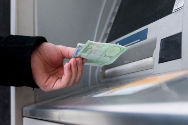 &Alpha;&upsilon;&xi;ή&sigma;&epsilon;&iota;&sigmaf; έ&omega;&sigmaf; 5% &sigma;&tau;&omicron;&upsilon;&sigmaf; &mu;&iota;&sigma;&theta;&omicron;ύ&sigmaf; &phi;έ&rho;&nu;&epsilon;&iota; &tau;&omicron; 2025 &sigma;&epsilon; &delta;&eta;&mu;ό&sigma;&iota;&omicron; &kappa;&alpha;&iota; &iota;&delta;&iota;&omega;&tau;&iota;&kappa;ό &tau;&omicron;&mu;έ&alpha;