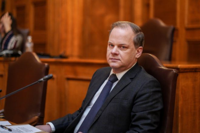 Τέμπη | Πλημμέλημα προτείνει η ΝΔ για τον Καραμανλή