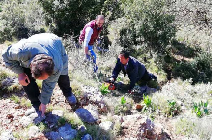 Γορτυνία | Εθελοντικός καθαρισμός σε μονοπάτι που οδηγεί στον εξωκλήσι της Παναγίας στην Βάναινα