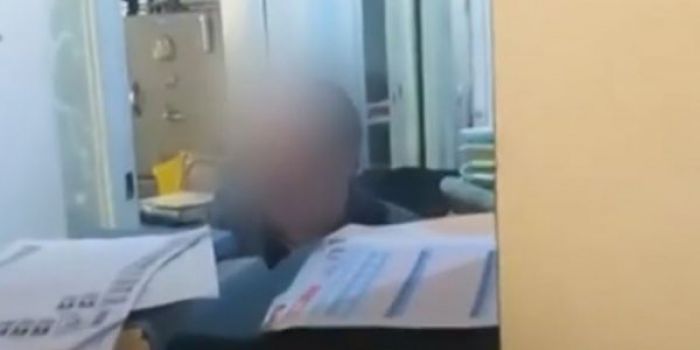 &Epsilon;&pi;ί&theta;&epsilon;&sigma;&eta; &Rho;&omicron;&upsilon;&beta;ί&kappa;&omega;&nu;&alpha; &sigma;&epsilon; &sigma;&upsilon;&mu;&beta;&omicron;&lambda;&alpha;&iota;&omicron;&gamma;&rho;&alpha;&phi;&epsilon;ί&omicron; &sigma;&tau;&alpha; &Epsilon;&xi;ά&rho;&chi;&epsilon;&iota;&alpha; (vd)