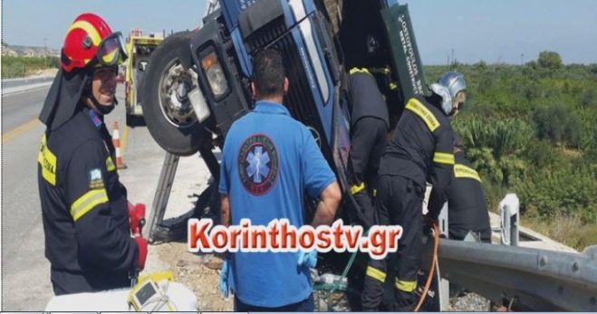 Σοβαρό τροχαίο με εγκλωβισμένο οδηγό στη νέα εθνική οδό Κορίνθου – Πατρών (εικόνες)