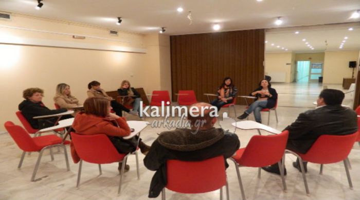 Συλλογή υπογραφών για να συνεχίσουν να λειτουργούν οι Σχολές Γονέων