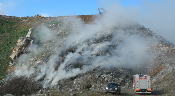 &Kappa;&iota;&nu;&delta;&upsilon;&nu;&epsilon;ύ&epsilon;&iota; &eta; &delta;&eta;&mu;ό&sigma;&iota;&alpha; &upsilon;&gamma;&epsilon;ί&alpha; &sigma;&tau;&eta;&nu; &Tau;&rho;ί&pi;&omicron;&lambda;&eta; &alpha;&pi;ό &tau;&eta; &phi;&omega;&tau;&iota;ά &sigma;&tau;&omicron; &sigma;&kappa;&omicron;&upsilon;&pi;&iota;&delta;ό&tau;&omicron;&pi;&omicron; &ndash; &Pi;&alpha;&rho;έ&mu;&beta;&alpha;&sigma;&eta; &Epsilon;&iota;&sigma;&alpha;&gamma;&gamma;&epsilon;&lambda;έ&alpha; &zeta;&eta;&tau;ά &omicron; &Iota;&alpha;&tau;&rho;&iota;&kappa;ό&sigmaf; &Sigma;ύ&lambda;&lambda;&omicron;&gamma;&omicron;&sigmaf;