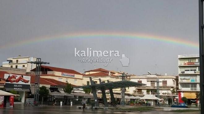 Υπέροχο ουράνιο τόξο &quot;σκέπασε&quot; τον ουρανό της Τρίπολης! (εικόνες)