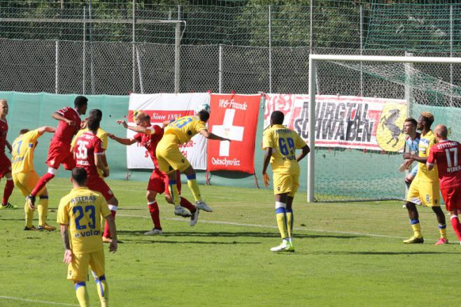 &Tau;&omicron; &beta;ί&nu;&tau;&epsilon;&omicron; &alpha;&pi;ό &tau;&omicron; &phi;&iota;&lambda;&iota;&kappa;ό &tau;&omicron;&upsilon; &Alpha;&sigma;&tau;έ&rho;&alpha; &mu;&epsilon; &tau;&eta; &Gamma;&epsilon;&rho;&mu;&alpha;&nu;&iota;&kappa;ή Stuttgart (vd)