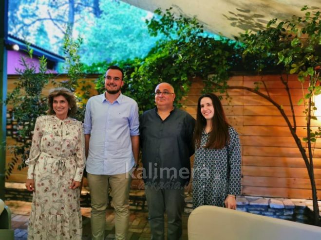 &Beta;&rho;&epsilon;ί&tau;&epsilon; &tau;&omicron;&nu; &epsilon;&alpha;&upsilon;&tau;ό &sigma;&alpha;&sigmaf; ... &mu;&epsilon; &tau;&eta; "&Phi;&omega;&nu;ή &Psi;&upsilon;&chi;ή&sigmaf;" | &Pi;&alpha;&rho;&omicron;&upsilon;&sigma;&iota;ά&sigma;&tau;&eta;&kappa;&epsilon; &tau;&omicron; &beta;&iota;&beta;&lambda;ί&omicron; &tau;&omicron;&upsilon; &Sigma;&tau;&alpha;ύ&rho;&omicron;&upsilon; &Theta;&epsilon;&omicron;&delta;&omega;&rho;ό&pi;&omicron;&upsilon;&lambda;&omicron;&upsilon; &sigma;&tau;&eta;&nu; &Tau;&rho;ί&pi;&omicron;&lambda;&eta; (vd)