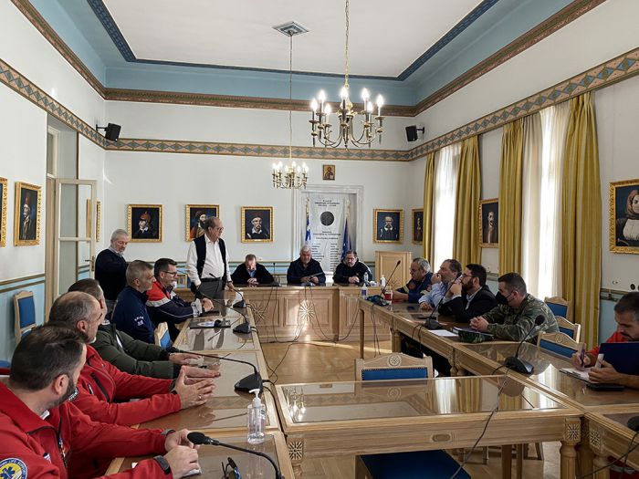 Συνεδρίασε το Συντονιστικό Αρκαδίας - Σχέδιο για την αντιμετώπιση κινδύνων από χιονοπτώσεις και παγετό