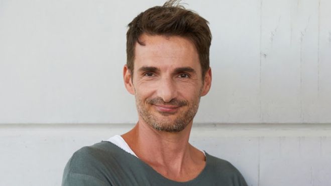 &Pi;έ&theta;&alpha;&nu;&epsilon; &omicron; &eta;&theta;&omicron;&pi;&omicron;&iota;ό&sigmaf; &Alpha;&lambda;&epsilon;&xi;ά&nu;&delta;&rho;&omicron;&sigmaf; &Kappa;&omicron;&mu;&pi;ό&gamma;&iota;&omega;&rho;&gamma;&alpha;&sigmaf;