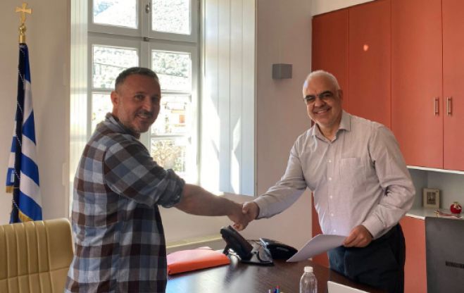 &Omicron;&rho;&kappa;ί&sigma;&tau;&eta;&kappa;&epsilon; &nu;έ&omicron;&sigmaf; &upsilon;&pi;ά&lambda;&lambda;&eta;&lambda;&omicron;&sigmaf; &sigma;&tau;&omicron;&nu; &delta;ή&mu;&omicron; &Nu;ό&tau;&iota;&alpha;&sigmaf; &Kappa;&upsilon;&nu;&omicron;&upsilon;&rho;ί&alpha;&sigmaf; (&epsilon;&iota;&kappa;ό&nu;&epsilon;&sigmaf;)