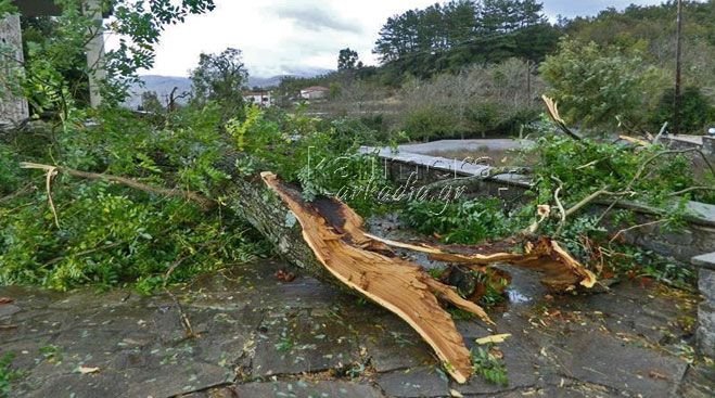 Ανεμοστρόβιλος σάρωσε τα πάντα στη Βλαχοκερασιά – Δείτε το βίντεο!