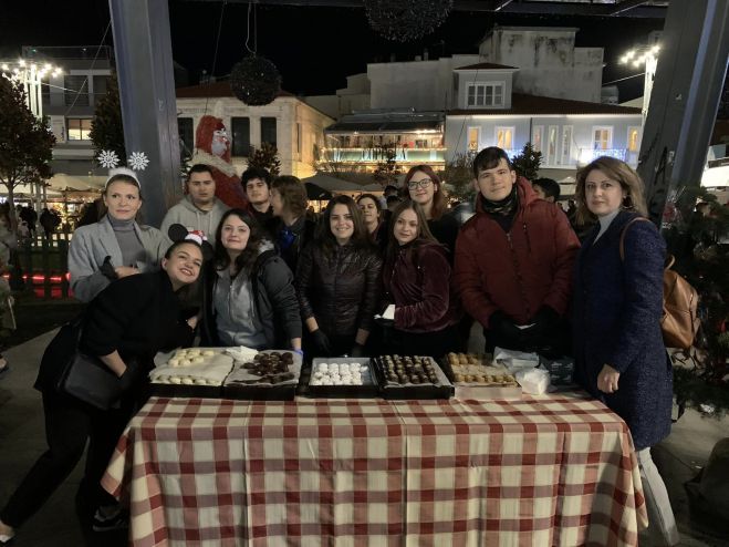 &Mu;&epsilon;&lambda;&omicron;&mu;&alpha;&kappa;ά&rho;&omicron;&nu;&alpha; &kappa;&alpha;&iota; &kappa;&omicron;&upsilon;&rho;&alpha;&mu;&pi;&iota;έ&delta;&epsilon;&sigmaf; &mu;&omicron;ί&rho;&alpha;&sigma;&alpha;&nu; &sigma;&pi;&omicron;&upsilon;&delta;&alpha;&sigma;&tau;έ&sigmaf; &tau;&eta;&sigmaf; &Epsilon;&pi;&alpha;&gamma;&gamma;&epsilon;&lambda;&mu;&alpha;&tau;&iota;&kappa;ή&sigmaf; &Sigma;&chi;&omicron;&lambda;ή&sigmaf; &Omicron;&Alpha;&Epsilon;&Delta; &sigma;&tau;&eta;&nu; &Tau;&rho;ί&pi;&omicron;&lambda;&eta; (&epsilon;&iota;&kappa;ό&nu;&epsilon;&sigmaf;)