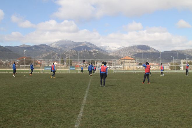 Διαγωνισμός για να ... μην πέσει η μπάλα κάτω στην προπόνηση του Αστέρα (vd)!