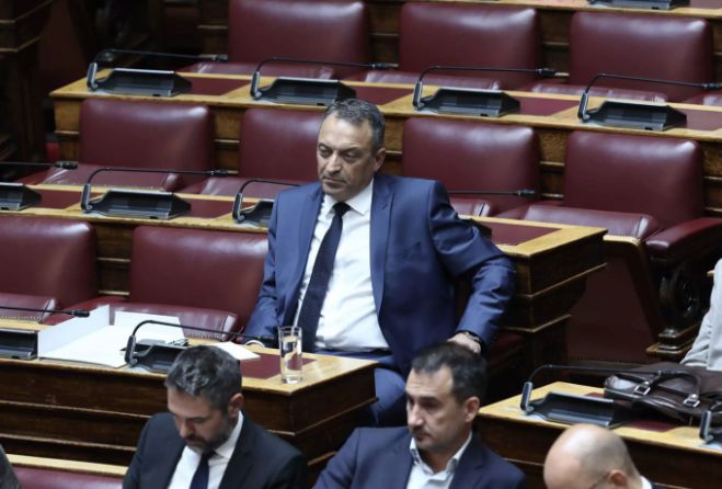 &Sigma;&pi;&alpha;&rho;&tau;&iota;ά&tau;&epsilon;&sigmaf; | &laquo;&Epsilon;&pi;&iota;&lambda;&omicron;&gamma;ή &mu;&alpha;&sigmaf; &nu;&alpha; &alpha;&phi;ή&sigma;&omicron;&upsilon;&mu;&epsilon; &tau;&omicron;&nu; &Beta;&alpha;&sigma;ί&lambda;&eta; &Sigma;&tau;ί&gamma;&kappa;&alpha; &mu;ό&nu;&omicron; &tau;&omicron;&upsilon;&raquo; &lambda;έ&nu;&epsilon; &omicron;&iota; &beta;&omicron;&upsilon;&lambda;&epsilon;&upsilon;&tau;έ&sigmaf;