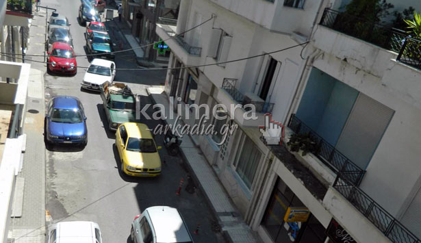 Κυκλοφοριακό κομφούζιο στην οδό «Γρηγορίου Ε’» στην Τρίπολη (vd)!