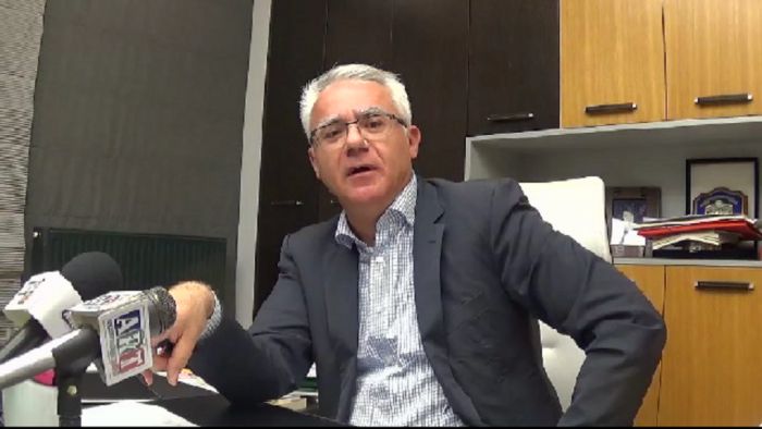 &Sigma;&mu;&upsilon;&rho;&nu;&iota;ώ&tau;&eta;&sigmaf;: &Nu;&alpha; &sigma;&tau;&alpha;&mu;&alpha;&tau;ή&sigma;&epsilon;&iota; &nu;&alpha; &pi;&epsilon;&tau;ά&epsilon;&iota; &ldquo;&pi;&upsilon;&rho;&omicron;&tau;&epsilon;&chi;&nu;ή&mu;&alpha;&tau;&alpha;&rdquo; &omicron; &Pi;&alpha;&upsilon;&lambda;ή&sigmaf; &gamma;&iota;&alpha; &tau;&alpha; &sigma;&kappa;&omicron;&upsilon;&pi;ί&delta;&iota;&alpha; (vd)