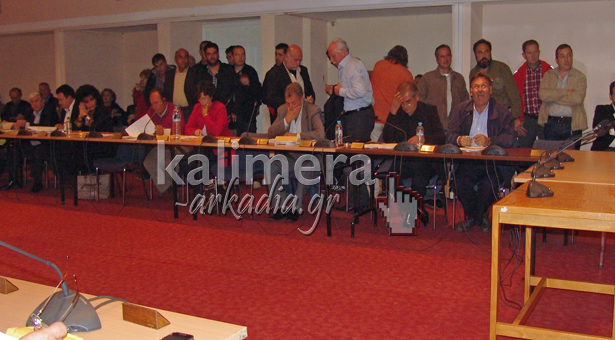 &Tau;&eta;&nu; &Tau;&epsilon;&tau;ά&rho;&tau;&eta; &omicron;&iota; &alpha;&pi;&omicron;&phi;ά&sigma;&epsilon;&iota;&sigmaf; &gamma;&iota;&alpha; &tau;&eta;&nu; &Pi;&lambda;&alpha;&tau;&epsilon;ί&alpha; &Pi;&epsilon;&tau;&rho;&iota;&nu;&omicron;ύ &sigma;&tau;&omicron; &Delta;&eta;&mu;&omicron;&tau;&iota;&kappa;ό &Sigma;&upsilon;&mu;&beta;&omicron;ύ&lambda;&iota;&omicron;