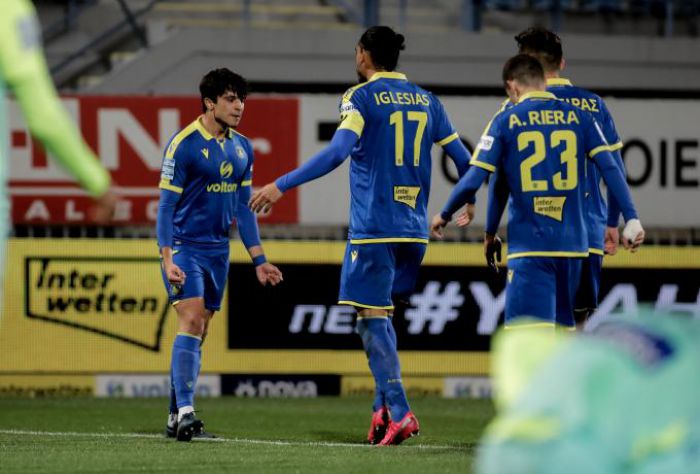 &Nu;ί&kappa;&eta; &mu;&epsilon;&tau;ά &alpha;&pi;ό ... 50 &eta;&mu;έ&rho;&epsilon;&sigmaf; &gamma;&iota;&alpha; &tau;&omicron;&nu; &Alpha;&sigma;&tau;έ&rho;&alpha;! (vd)