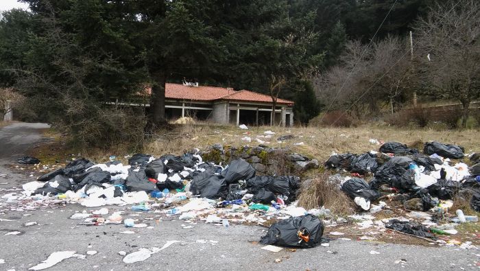 Γορτυνία: Σκουπίδια παντού  -  Σε ποτάμια, χωράφια, εγκαταλειμμένα κτήρια