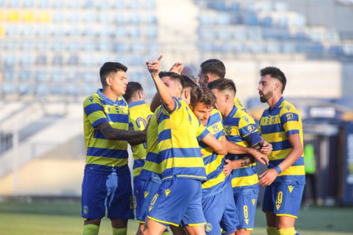 &Alpha;&sigma;&tau;έ&rho;&alpha;&sigmaf; | &Omicron; Valiente έ&kappa;&rho;&iota;&nu;&epsilon; &tau;&omicron; &phi;&iota;&lambda;&iota;&kappa;ό! (vd)