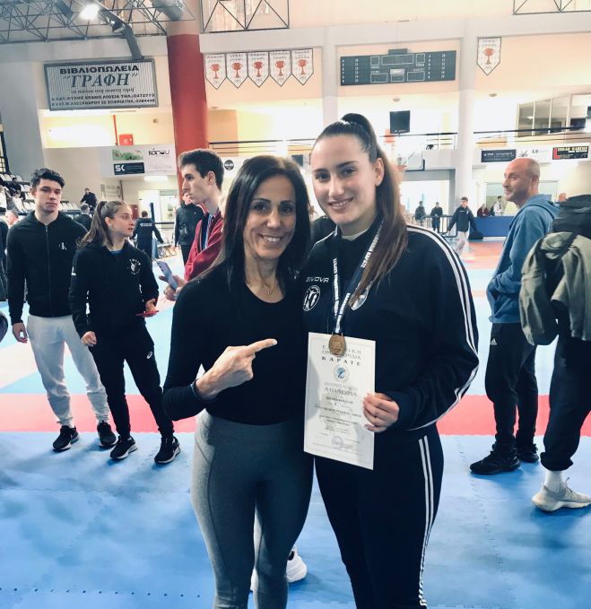 &Chi;&rho;&upsilon;&sigma;ό &mu;&epsilon;&tau;ά&lambda;&lambda;&iota;&omicron; &sigma;&tau;&omicron; &Pi;&alpha;&nu;&epsilon;&lambda;&lambda;ή&nu;&iota;&omicron; &Pi;&rho;&omega;&tau;ά&theta;&lambda;&eta;&mu;&alpha; &Kappa;&alpha;&rho;ά&tau;&epsilon; &eta; &Iota;&omega;ά&nu;&nu;&alpha; &Kappa;&omicron;&nu;&delta;ύ&lambda;&eta; &alpha;&pi;ό &tau;&eta;&nu; &Mu;&epsilon;&gamma;&alpha;&lambda;ό&pi;&omicron;&lambda;&eta;!