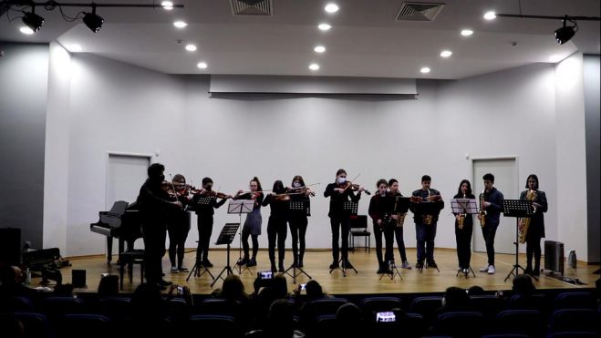"&Tau;&omicron; &beta;&iota;&omicron;&lambda;ί &delta;ί&nu;&epsilon;&iota; &rho;&alpha;&nu;&tau;&epsilon;&beta;&omicron;ύ &mu;&epsilon; &tau;&omicron; &sigma;&alpha;&xi;ό&phi;&omega;&nu;&omicron; &kappa;&alpha;&iota; &sigma;&upsilon;&nu;&alpha;&nu;&tau;&omicron;ύ&nu; &tau;&omicron; &pi;&iota;ά&nu;&omicron;"