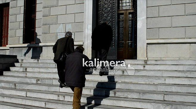 &Tau;&eta;&nu; &Tau;&rho;ί&tau;&eta; &epsilon;&kappa;&delta;&iota;&kappa;ά&zeta;&omicron;&nu;&tau;&alpha;&iota; &tau;&alpha; &alpha;&sigma;&phi;&alpha;&lambda;&iota;&sigma;&tau;&iota;&kappa;ά &ndash; &laquo;&Pi;&alpha;&gamma;ώ&nu;&epsilon;&iota;&raquo; έ&omega;&sigmaf; &tau;ό&tau;&epsilon; &eta; &mu;&epsilon;&tau;&alpha;&phi;&omicron;&rho;ά &sigma;&kappa;&omicron;&upsilon;&pi;&iota;&delta;&iota;ώ&nu; &sigma;&tau;&omicron; &Lambda;&epsilon;&beta;ί&delta;&iota;;