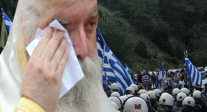 Δάκρυσε ο Μητροπολίτης Καστορίας Σεραφείμ, για το ξεπούλημα της Μακεδονίας μας (vd)