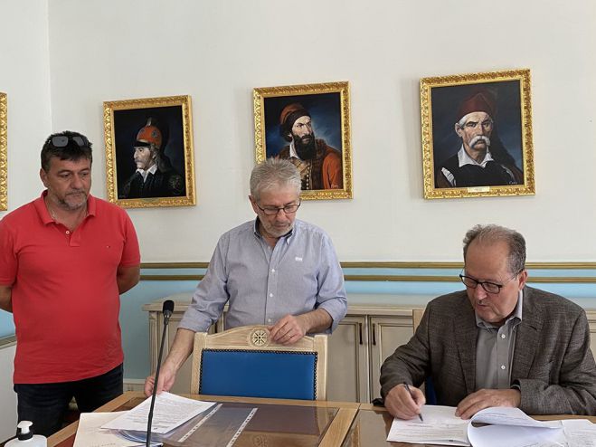 Έ&rho;&gamma;&alpha; 2.200.000 &euro; &sigma;&tau;&eta;&nu; &Alpha;&rho;&kappa;&alpha;&delta;ί&alpha; ... &mu;&epsilon; &upsilon;&pi;&omicron;&gamma;&rho;&alpha;&phi;ή &Nu;ί&kappa;&alpha;!