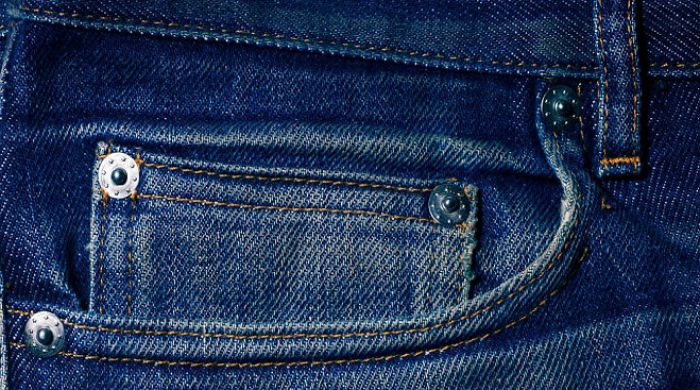 Για ποιο λόγο υπάρχει αυτή η μικρή τσέπη στα jeans;