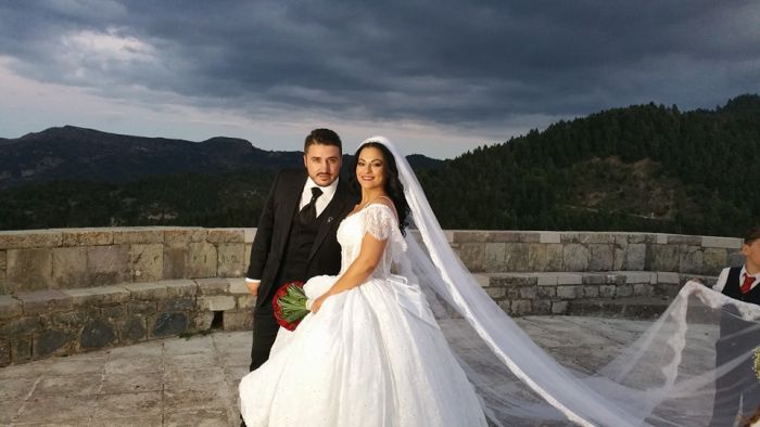 Μεγάλο γλέντι στον γάμο της Τζένης Κατσίγιαννη - Δείτε νέες εικόνες και βίντεο!