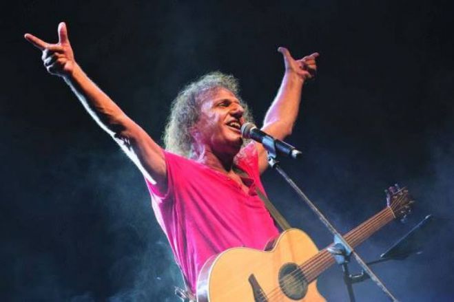 &Omicron; &Alpha;&rho;&kappa;ά&sigmaf; &Beta;&alpha;&sigma;ί&lambda;&eta;&sigmaf; &Pi;&alpha;&pi;&alpha;&kappa;&omega;&nu;&sigma;&tau;&alpha;&nu;&tau;ί&nu;&omicron;&upsilon; &gamma;&iota;&omicron;&rho;&tau;ά&zeta;&epsilon;&iota; &tau;&alpha; 50 &chi;&rho;ό&nu;&iota;&alpha; &tau;&omicron;&upsilon; &sigma;&tau;&omicron; &tau;&rho;&alpha;&gamma;&omicron;ύ&delta;&iota; &mu;&epsilon; &mu;&iota;&alpha; &mu;&epsilon;&gamma;ά&lambda;&eta; &sigma;&upsilon;&nu;&alpha;&upsilon;&lambda;ί&alpha; &sigma;&tau;&omicron; &Kappa;&alpha;&lambda;&lambda;&iota;&mu;ά&rho;&mu;&alpha;&rho;&omicron;