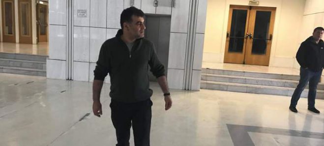 Συνελήφθη ο δημοσιογράφος Βαξεβάνης μετά τη μήνυση που κατέθεσε εναντίον του ο Αντώνης Σαμαράς