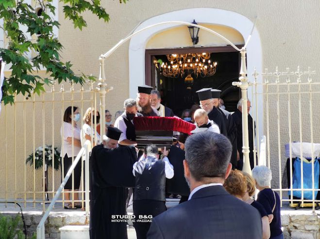 Ναύπλιο: Συγκίνηση στο τελευταίο αντίο στον Αρχιμανδρίτη Χρυσόστομο Ευστρατίου