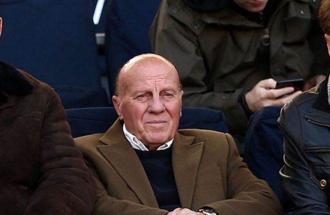 Έ&rho;&chi;&epsilon;&tau;&alpha;&iota; &sigma;&tau;&eta;&nu; &Tau;&rho;ί&pi;&omicron;&lambda;&eta; &omicron; &Mu;ί&mu;&eta;&sigmaf; &Delta;&omicron;&mu;ά&zeta;&omicron;&sigmaf;